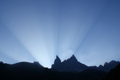 Joel P: Aiguilles d'AnsabÃ¨re 
Et dieu crÃ©a le monde...... et  plus tard, les congÃ©s payÃ©s....
