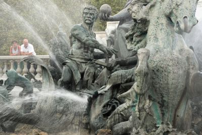 joel P
Leur fin d'Ã©tÃ© .... A Bordeaux , monument des girondins 
