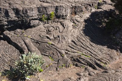 joel P
volcan de la fournaise , lave solidifiÃ©e ( traces .....)
