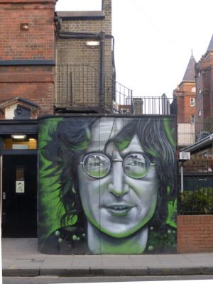 Betty
Londres - Street Art John LENNON
